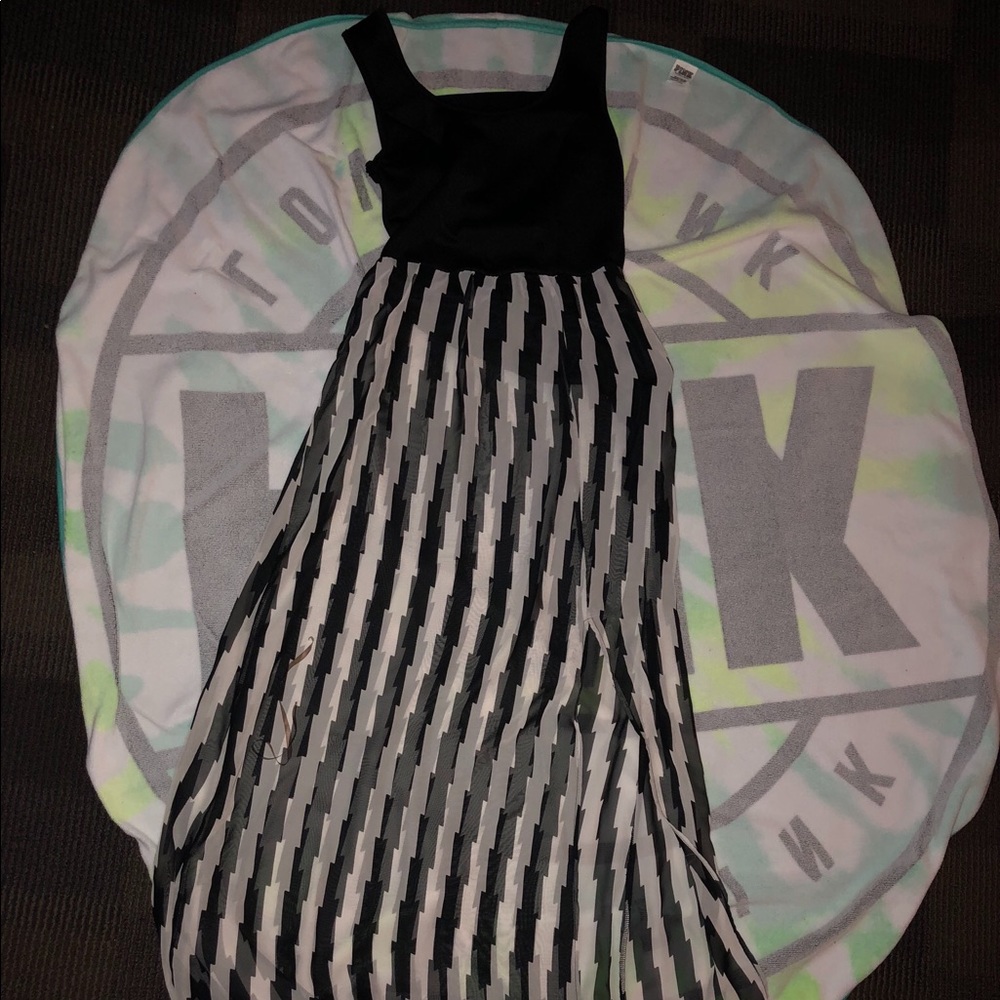 Maxi length dress